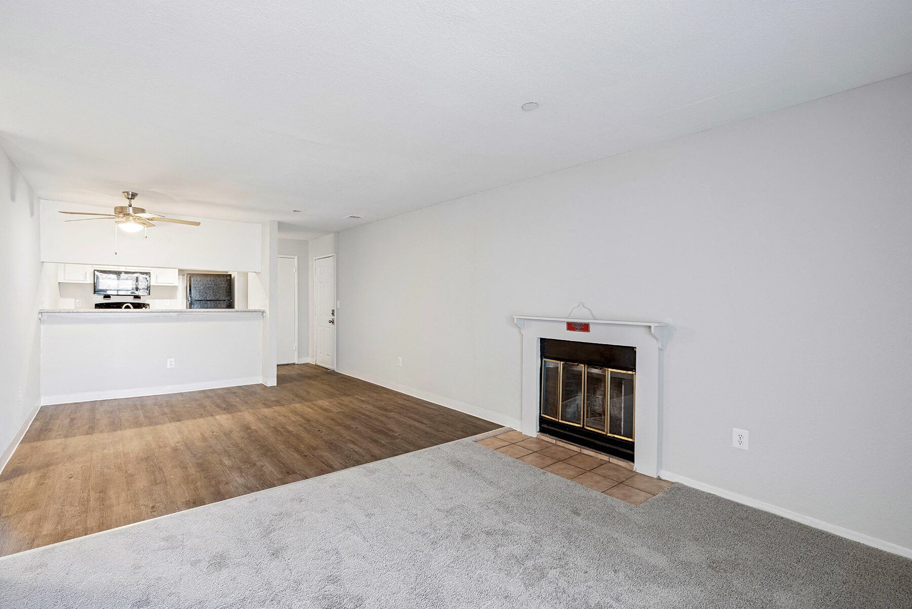 Living room at Hilltop Commons Apartments in San Pablo CA